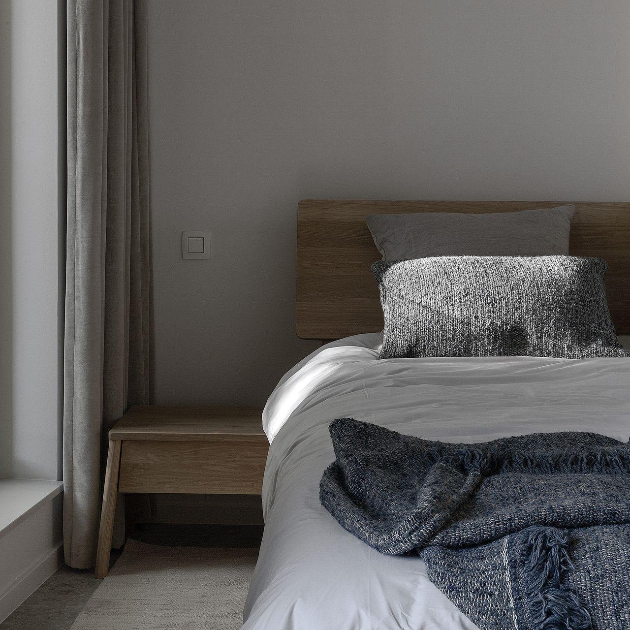 Live Light | Air bed & Air bedside table Live Light | Air bed & Air bedside table