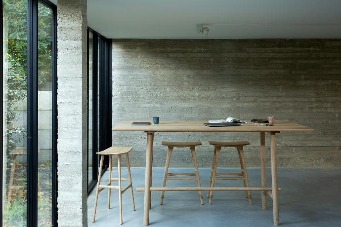 Profile high meeting table and Osso bar stools | Live Light