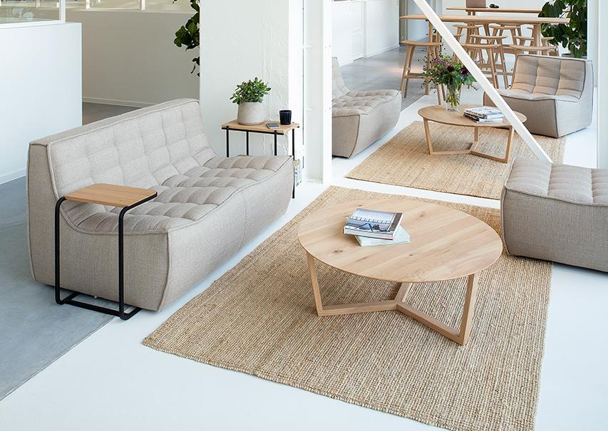 Live Light | Office lounge designed with the N701 sofa, footstool and side table with Tripod coffee table and Profile High meeting table Live Light | Office lounge designed with the N701 sofa, footstool and side table with Tripod coffee table and Profile High meeting table