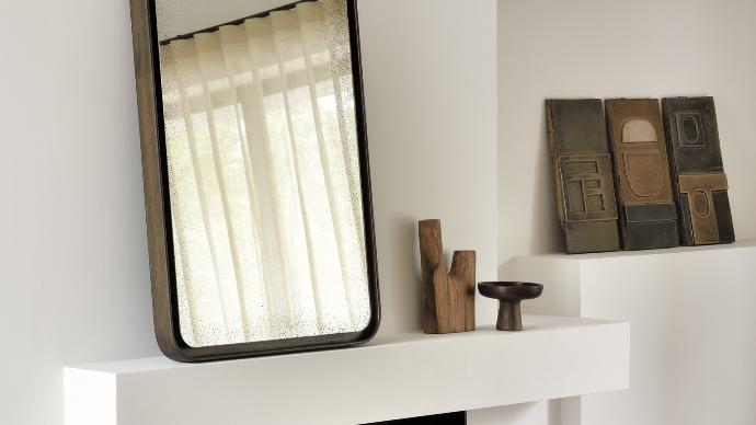 Clear Edge wall mirror | Live Light