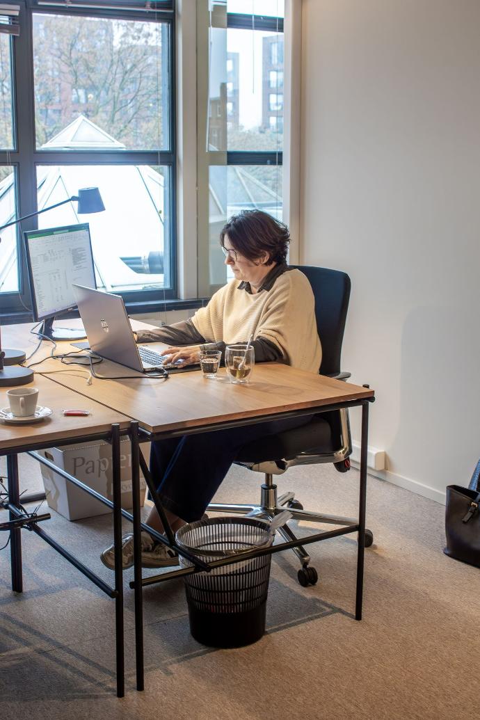 Coworking space Notary Claessens featuring Live Light rental furniture Coworking space Notary Claessens featuring Live Light rental furniture