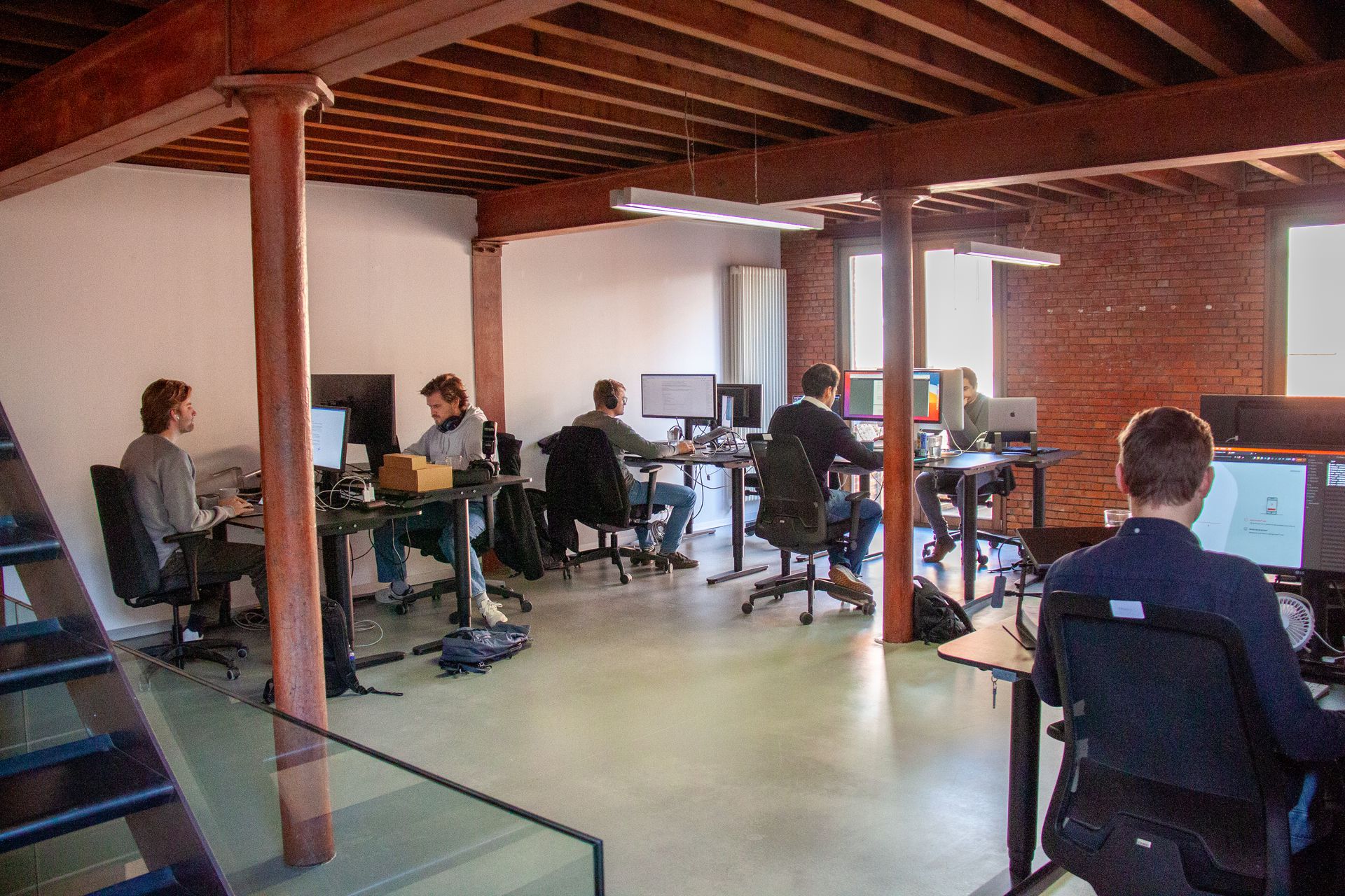 Dashdot headquarters: an office decorated with Live Light rental furniture Dashdot headquarters: an office decorated with Live Light rental furniture