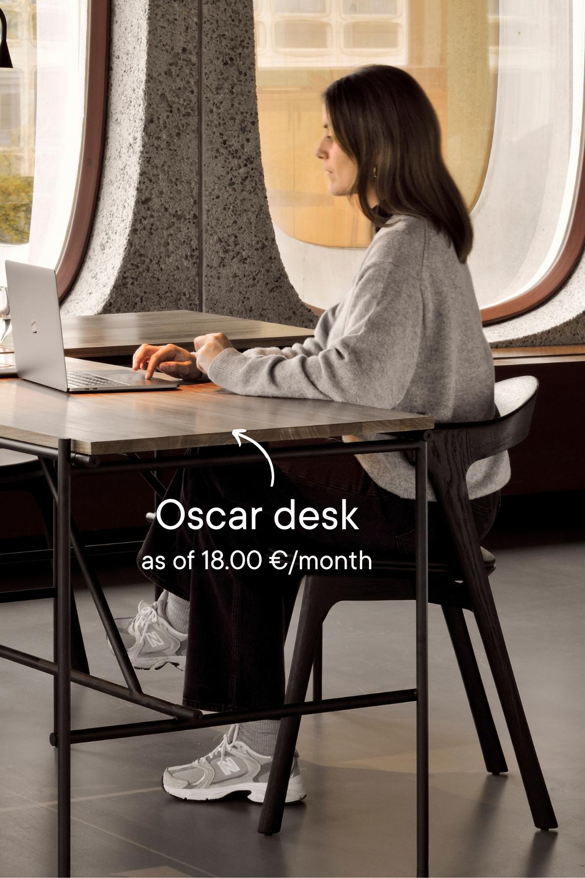 Live Light | Rent the Oscar desk for your office