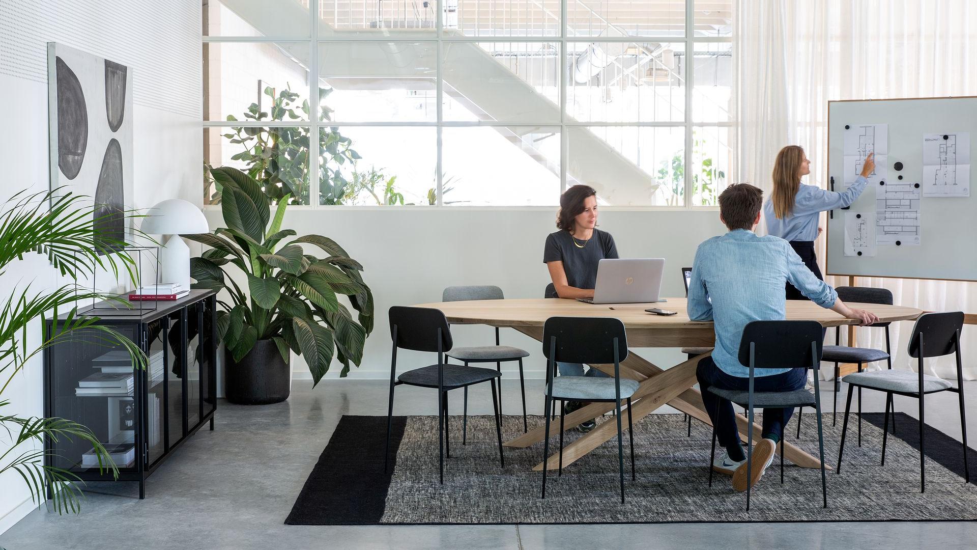 Live Light | Furnish your meeting rooms with rental furniture Live Light | Furnish your meeting rooms with rental furniture