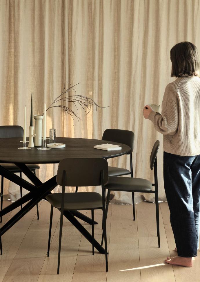 Live Light | Rent dining room furniture for your temporary expat home Live Light | Rent dining room furniture for your temporary expat home