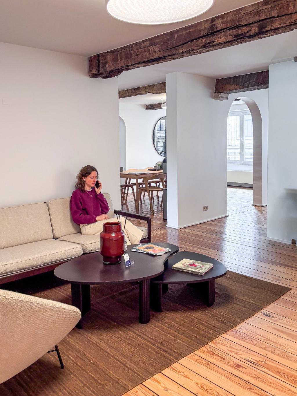 Refurbished furniture for Receptel’s office in Belgium