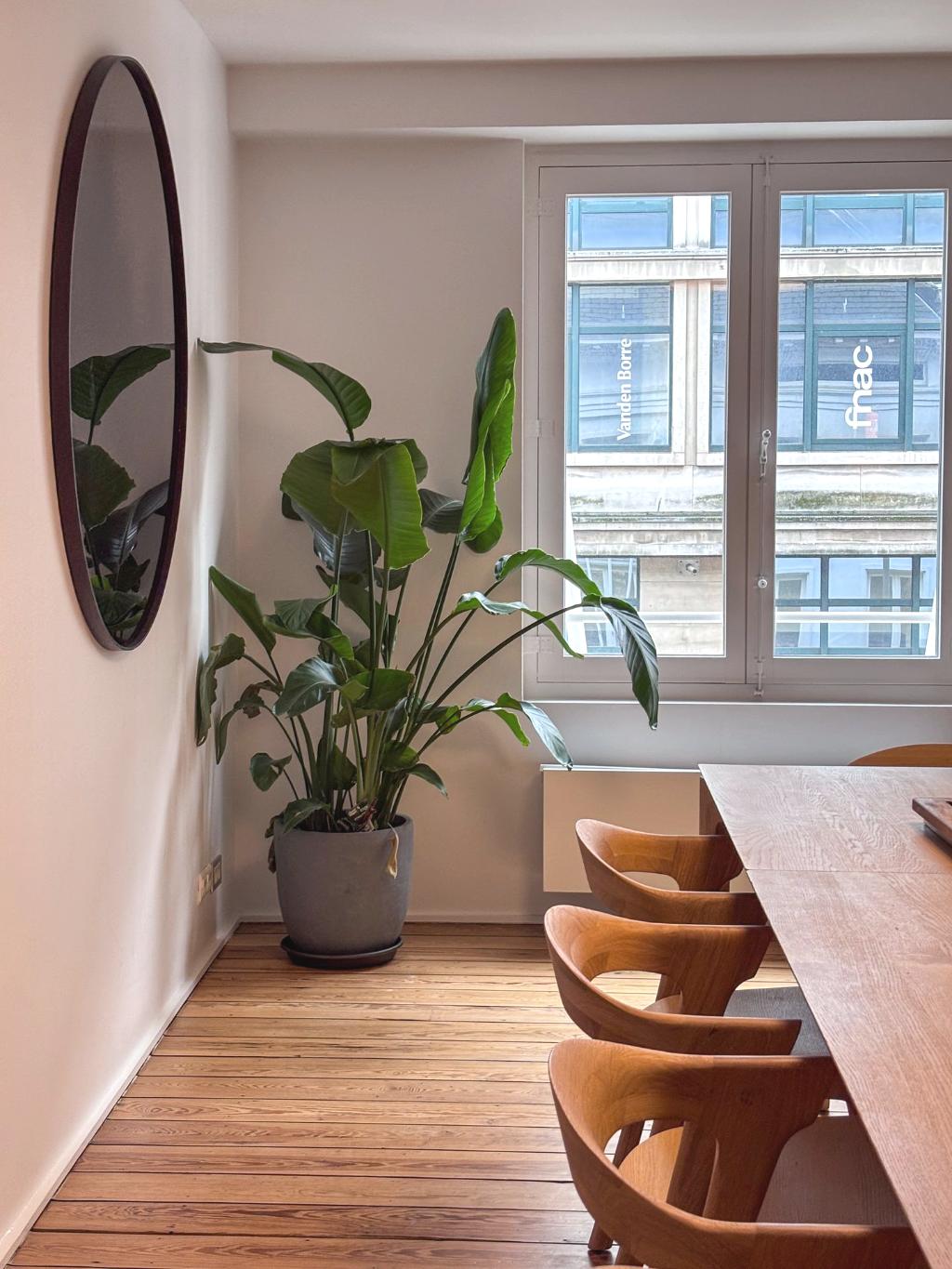 Refurbished furniture for Receptel’s office in Belgium