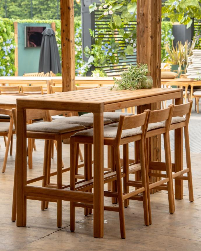 Live Light | The benefits of office furniture rental for JMS Tax Audit