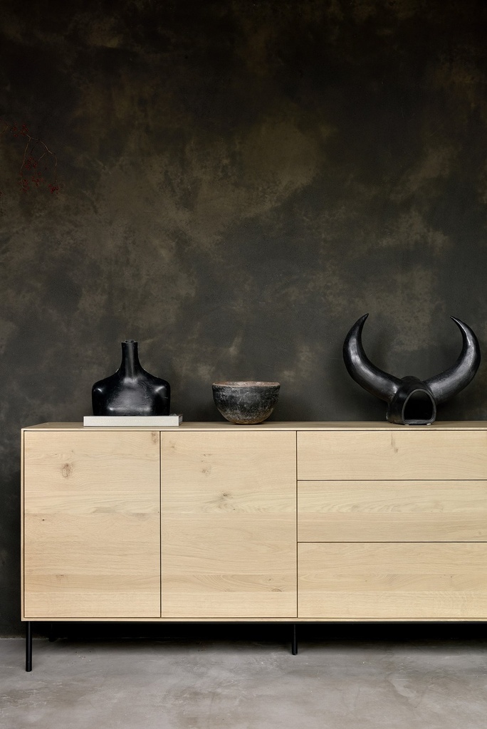 Blackbird sideboard