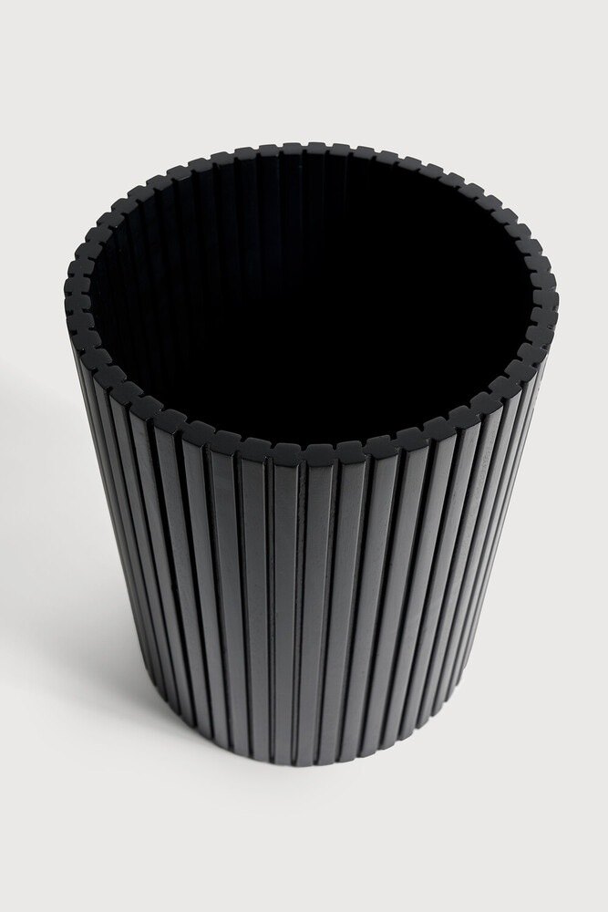 Black Roller Max waste paper basket