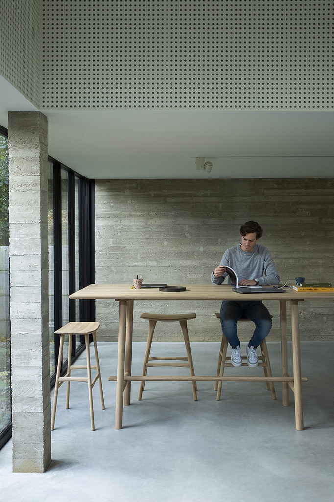 Profile high meeting table 