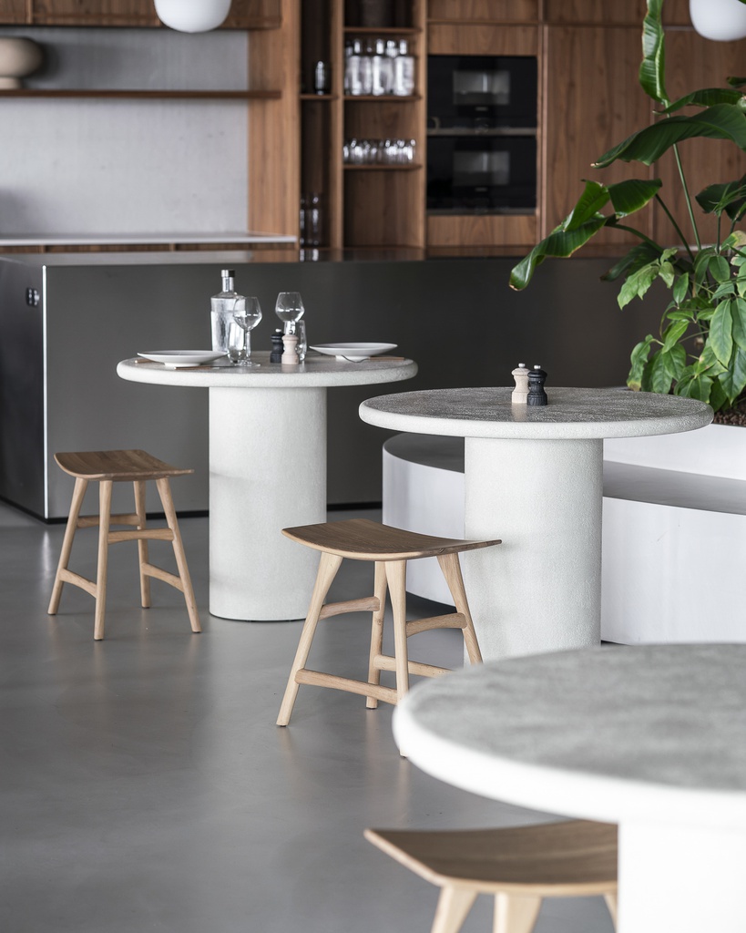 Elements dining table